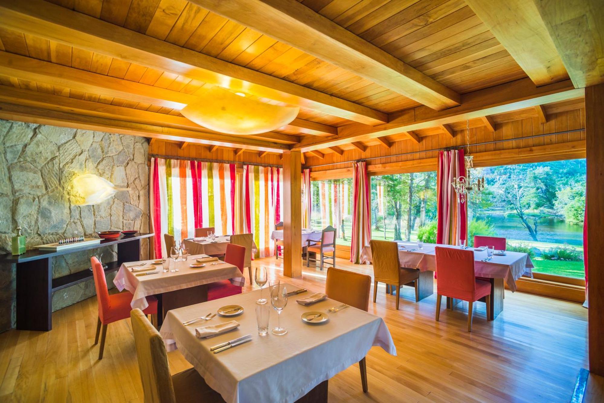 Rio Hermoso Hotel De Montana San Martin de los Andes Bagian luar foto